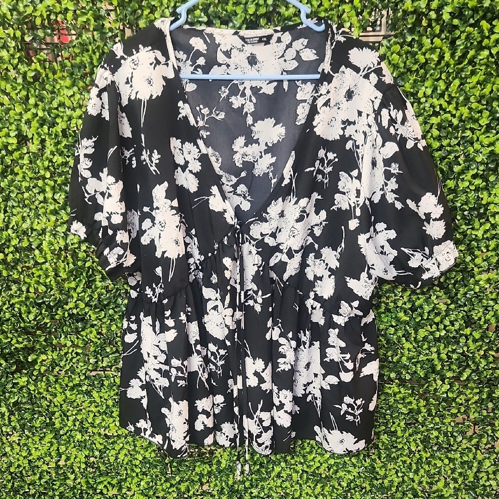 Shein Floral Black and White Top - Women's Size 4X